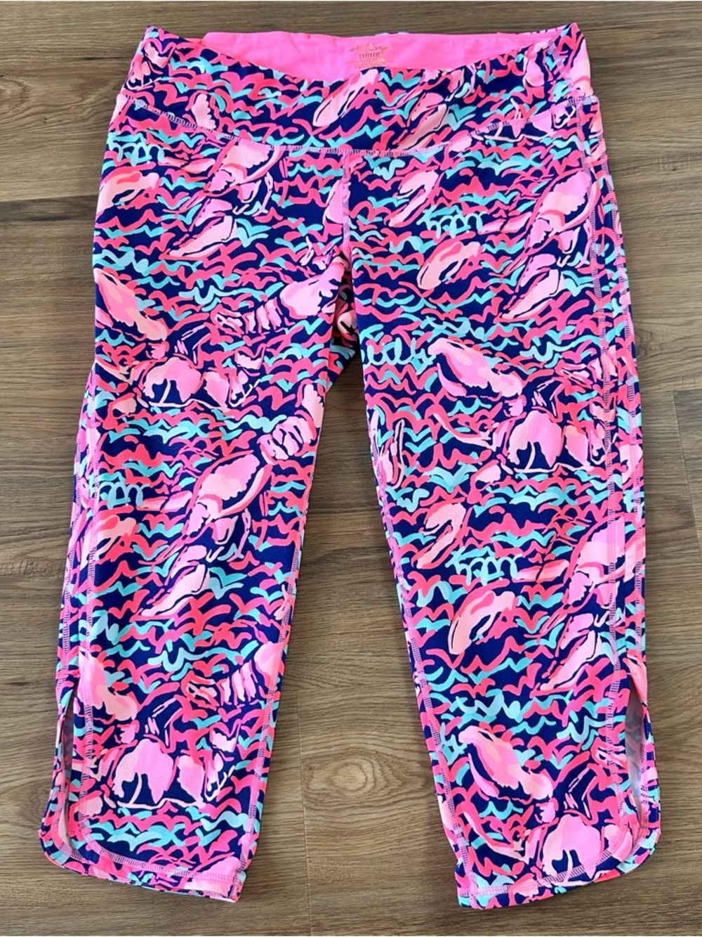Women’s Pink Patterned Cropped Leggings